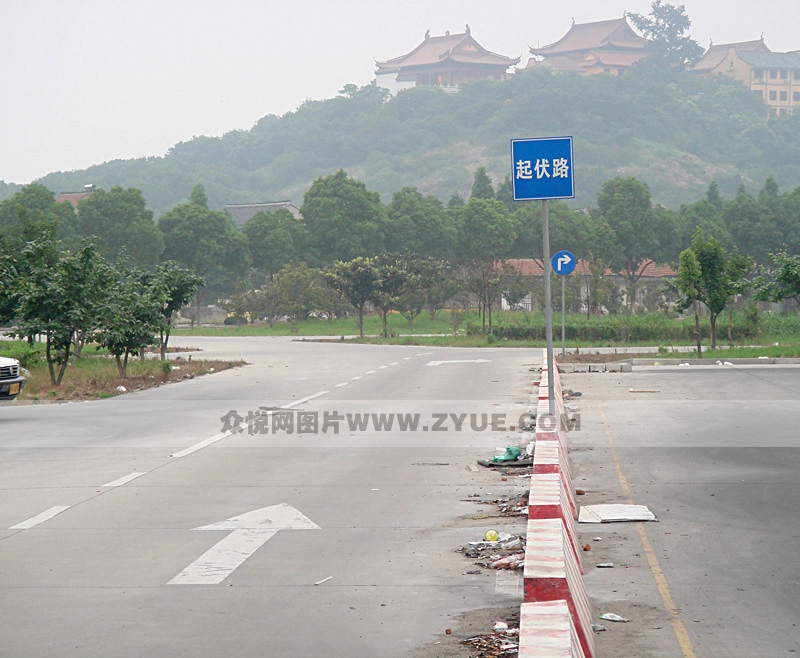 創(chuàng)美駕校起伏路場地