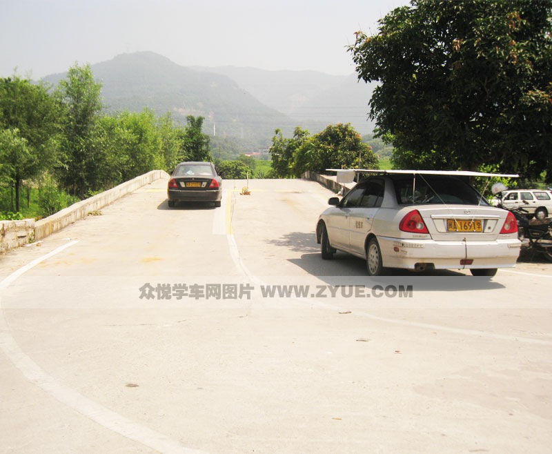 順程駕校上坡路學車場地