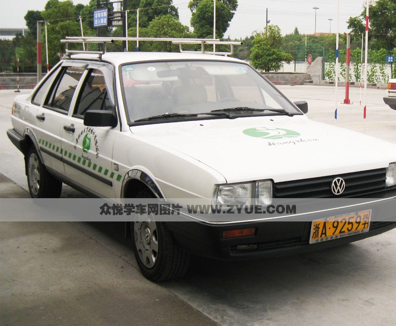 匯豐駕校教學(xué)用車