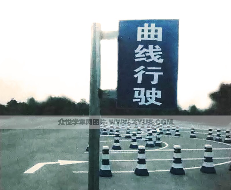 華強(qiáng)駕校練車場地