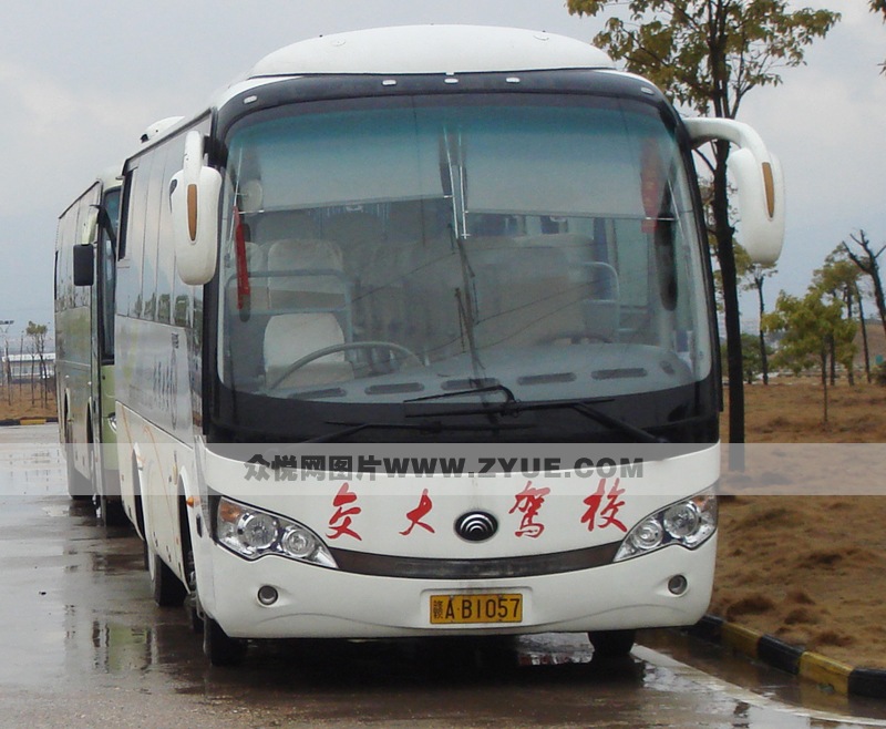 華東交大駕校交大駕校大型教練車