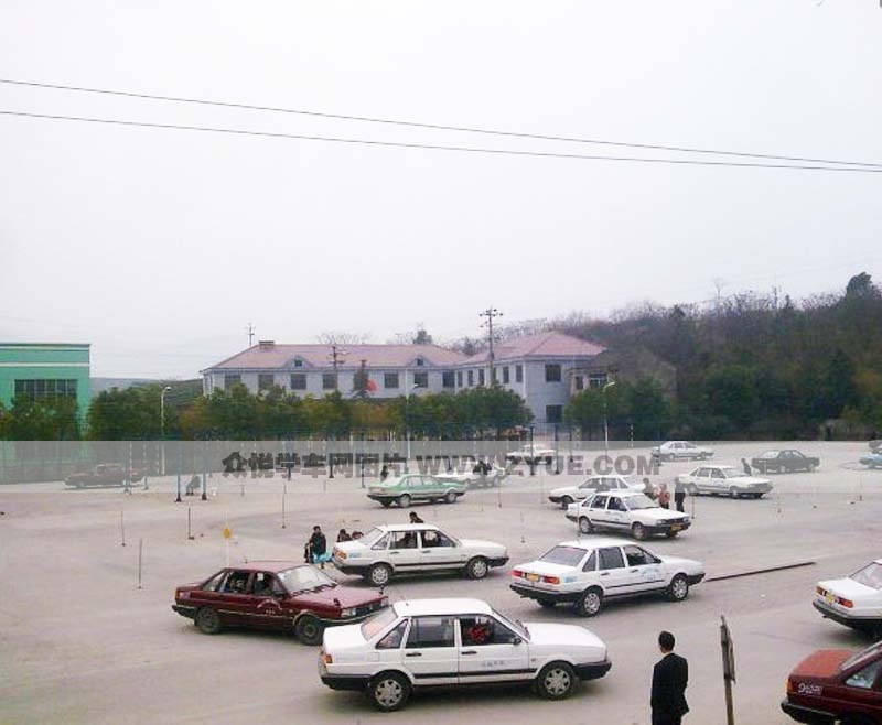 中邦駕校練車場地一景