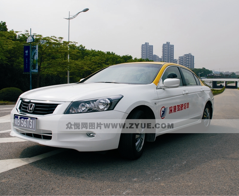 深港駕校廣本教練車