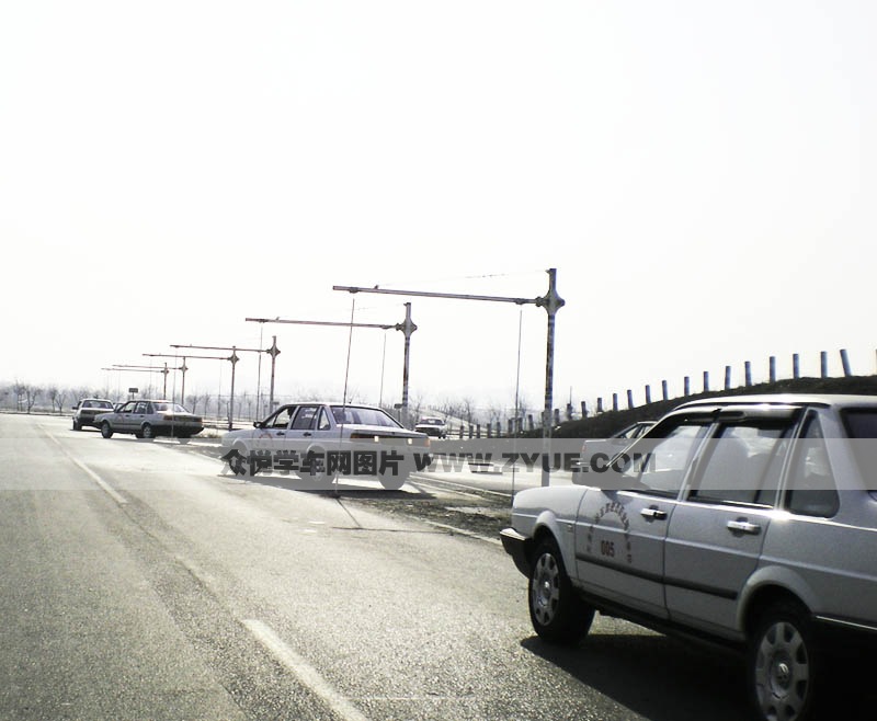 平安駕校側(cè)車停車場地一景