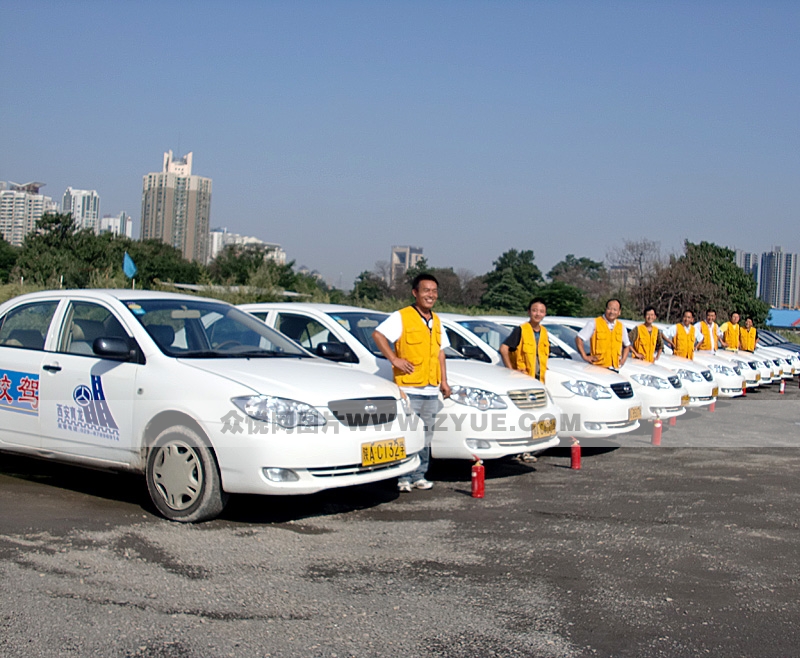 育龍駕校教練車3