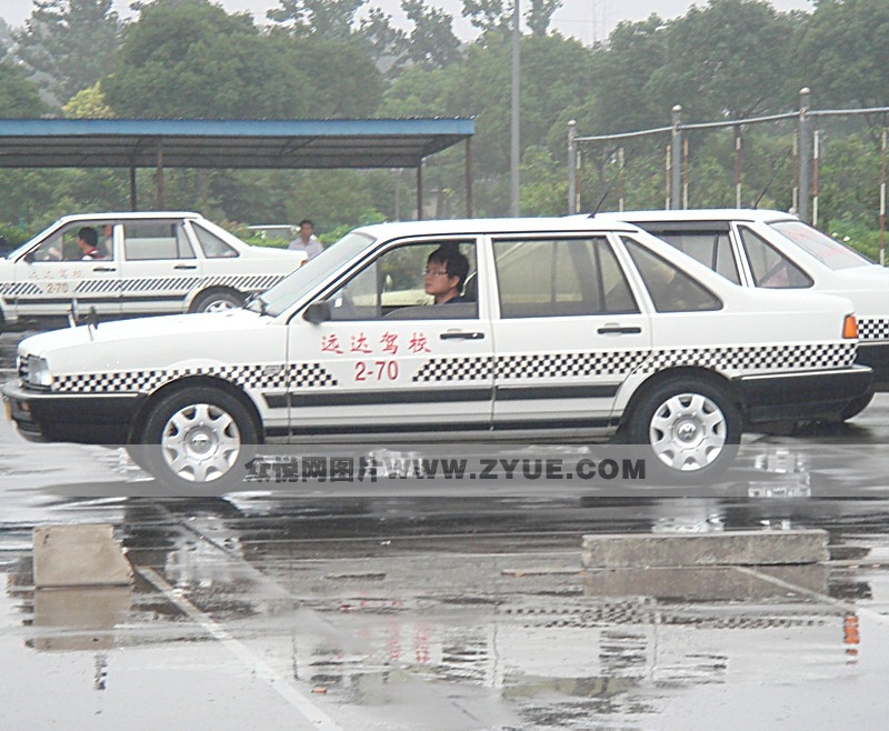 遠達駕校學員訓練車